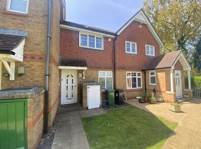 Spinnaker Drive, 2 bedroom  Property to rent, £1,200 pcm
