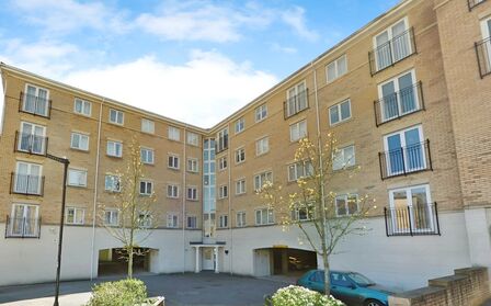2 bedroom  Property to rent