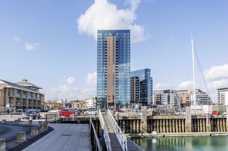 Ocean Way, 1 bedroom  Property to rent, £1,250 pcm