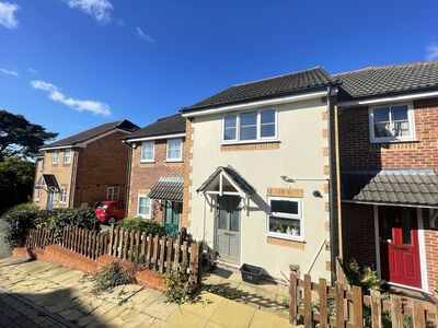 Sunnyfield Rise, 2 bedroom  Property to rent, £1,225 pcm