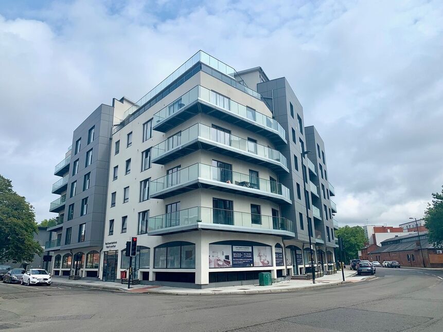 Main image of 2 bedroom  Property to rent, Royal Crescent Road, Southampton, SO14