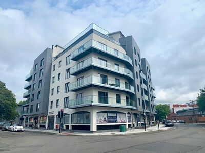 Royal Crescent Road, 2 bedroom  Property to rent, £1,700 pcm