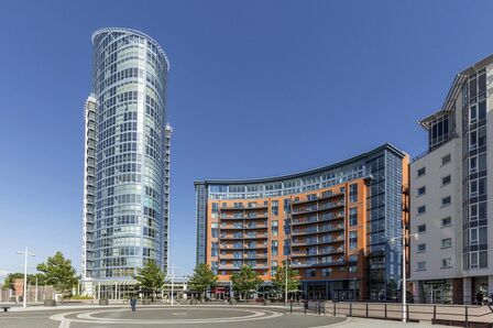 Gunwharf Quays, 2 bedroom  Property to rent, £3,200 pcm
