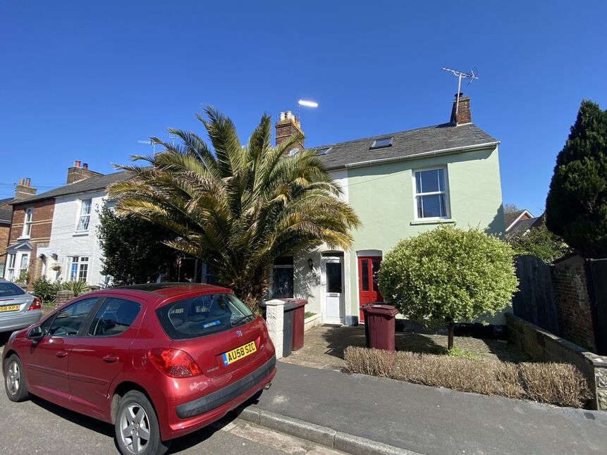 Main image of 3 bedroom  Property to rent, Grove Road, Chichester, PO19