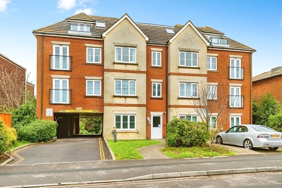 Main image of 2 bedroom Property for sale, Rivendale Court, Southampton, SO15