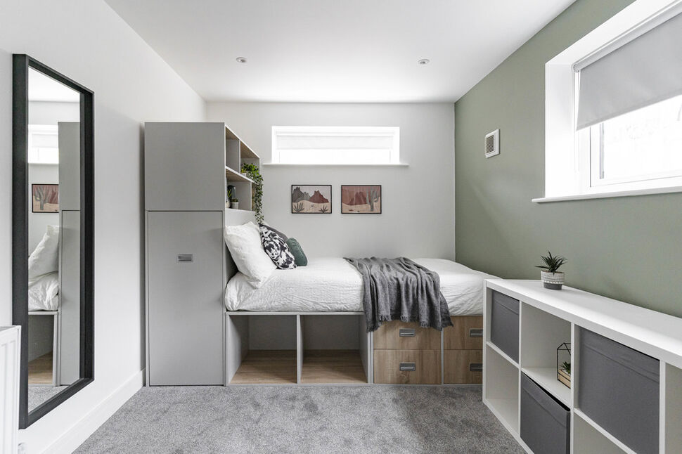 Main image of 5 bedroom Property to rent, Lawson Road, Southsea, PO5