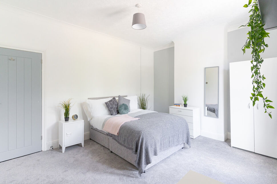 Main image of 5 bedroom Property to rent, Bradford Road, Southsea, PO5