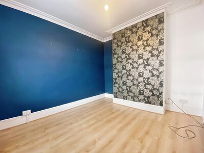 1 bedroom  Property to rent