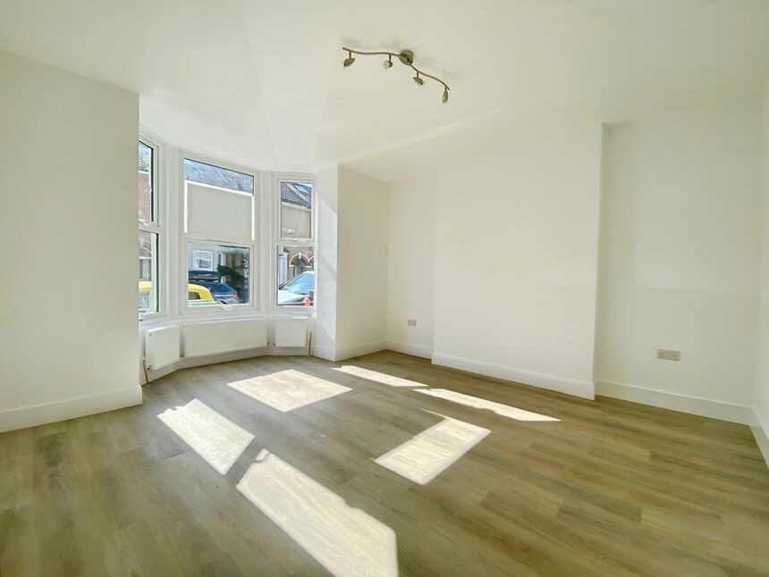 Main image of 1 bedroom Property to rent, Britannia Road North, Southsea, PO5