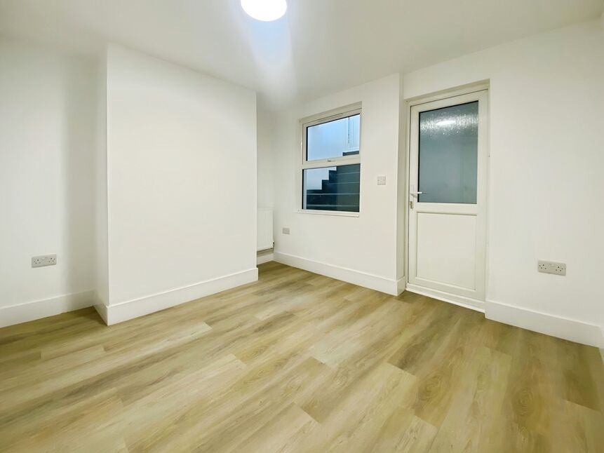 1 bedroom  Property to rent