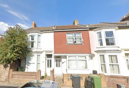 Francis Avenue, 5 bedroom  Property to rent, £2,200 pcm