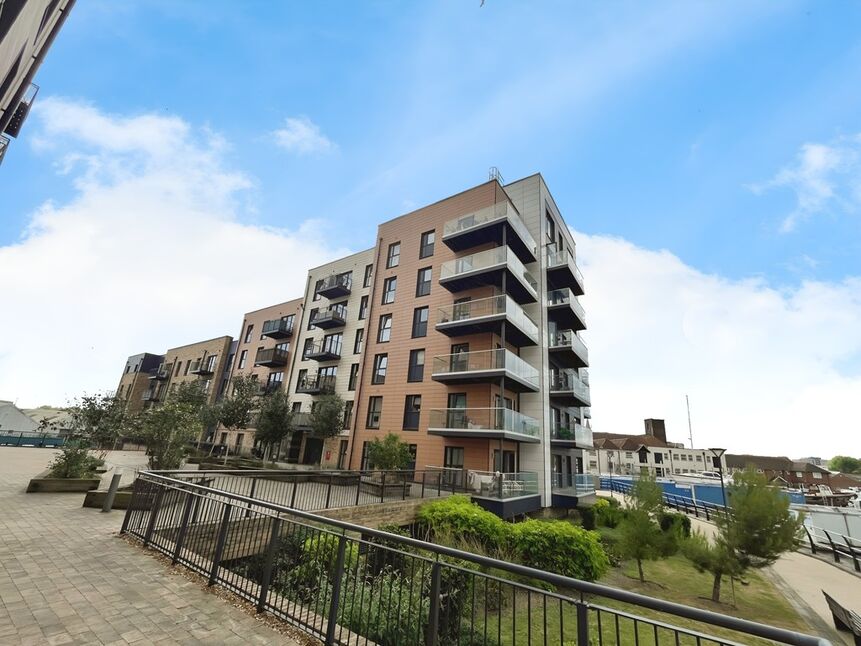 Main image of 2 bedroom  Property to rent, Thomas Blake Avenue, Southampton, SO14
