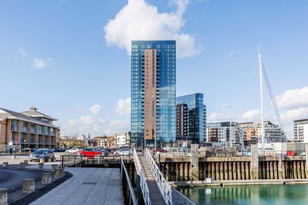The Moresby Tower, 2 bedroom Flat to rent, &pound;2,100 pcm