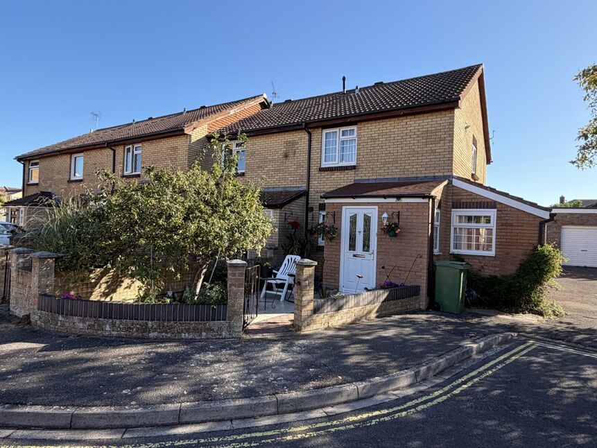 Main image of 2 bedroom Mid Terrace House to rent, Lidiard Gardens, Southsea, Hampshire, PO4