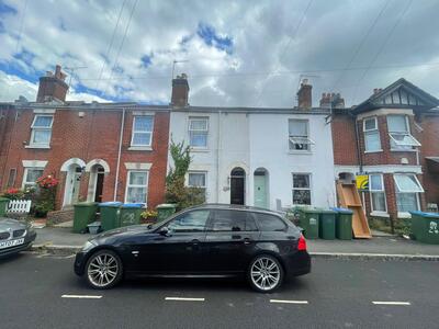 Bath Street, 3 bedroom Mid Terrace House to rent, &pound;1,350 pcm