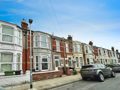 Liss Road, 1 bedroom Flat to rent, &pound;975 pcm