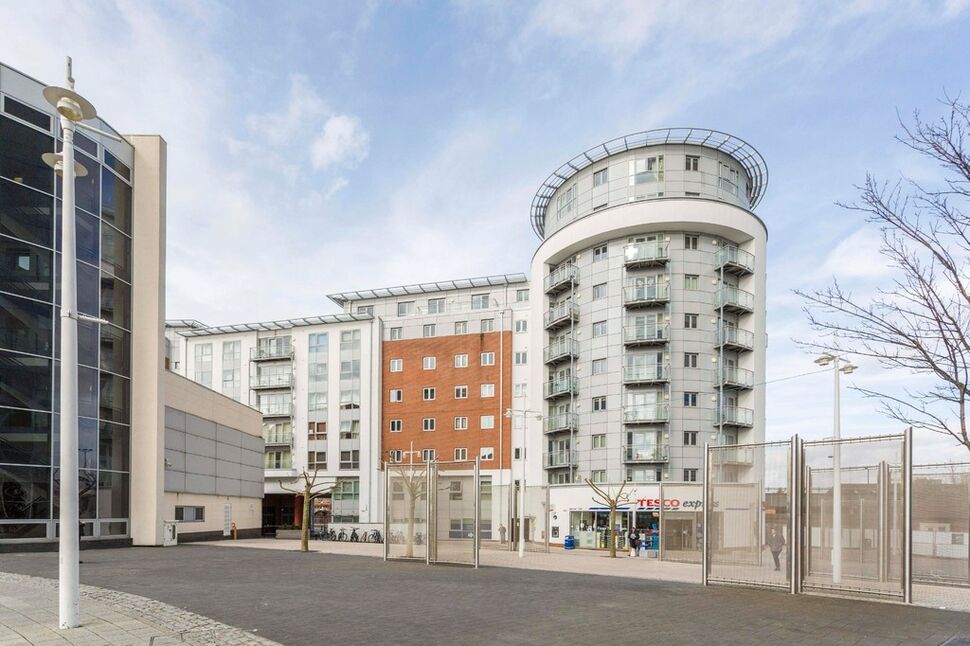 Main image of 2 bedroom Flat to rent, Gunwharf Quays, Portsmouth, PO1