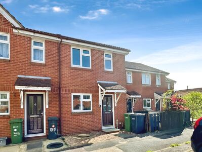 Brookside Way, 2 bedroom Mid Terrace House to rent, &pound;1,250 pcm