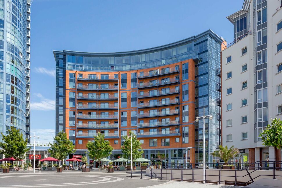 Main image of 2 bedroom Flat to rent, The Crescent, Gunwharf Quays, Portsmouth, PO1