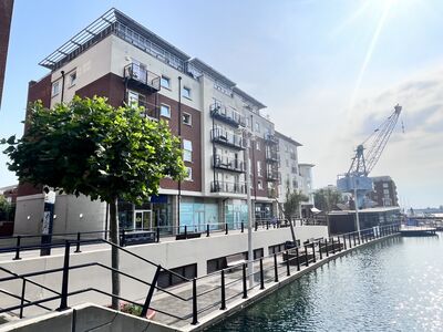 Anson Court, 2 bedroom Flat to rent, &pound;1,900 pcm