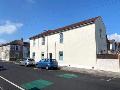 Edmund Road, 2 bedroom Flat to rent, &pound;1,150 pcm