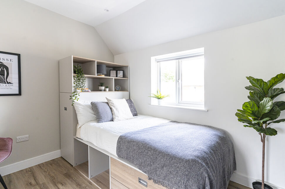 Main image of 6 bedroom Mid Terrace House to rent, Wykeham Place, Winchester, SO22