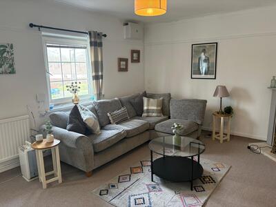 Wide Lane, 3 bedroom Flat to rent, &pound;1,290 pcm