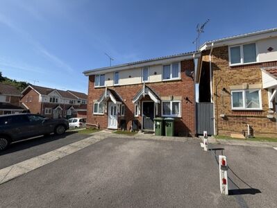 Jex-Blake Close, 2 bedroom Mid Terrace House to rent, &pound;1,350 pcm