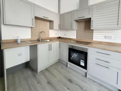 London Road, 2 bedroom Flat to rent, &pound;1,150 pcm