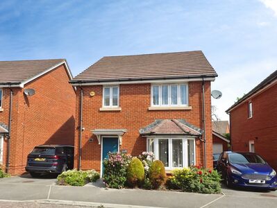 Union Road, 4 bedroom Detached House to rent, &pound;2,500 pcm