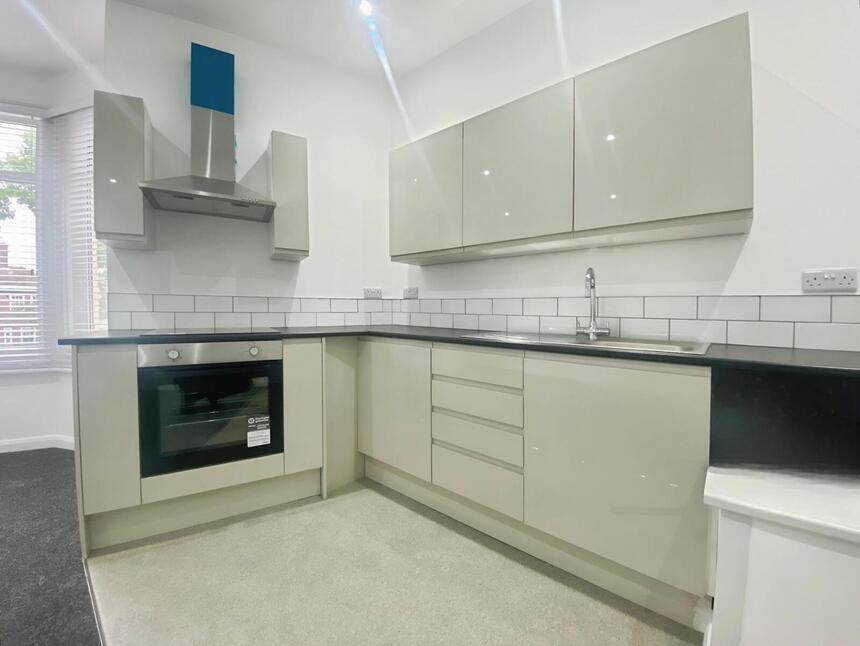 Main image of 2 bedroom Flat to rent, London Road, Portsmouth, Hampshire, PO2