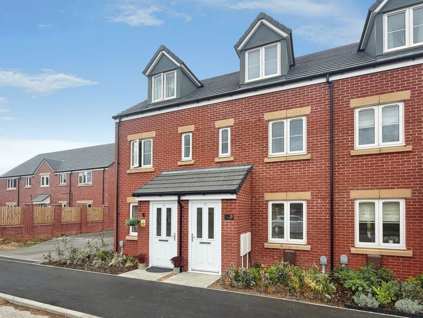 Main image of 3 bedroom Mid Terrace House to rent, The Poplars, Stubbington, Hampshire, PO14