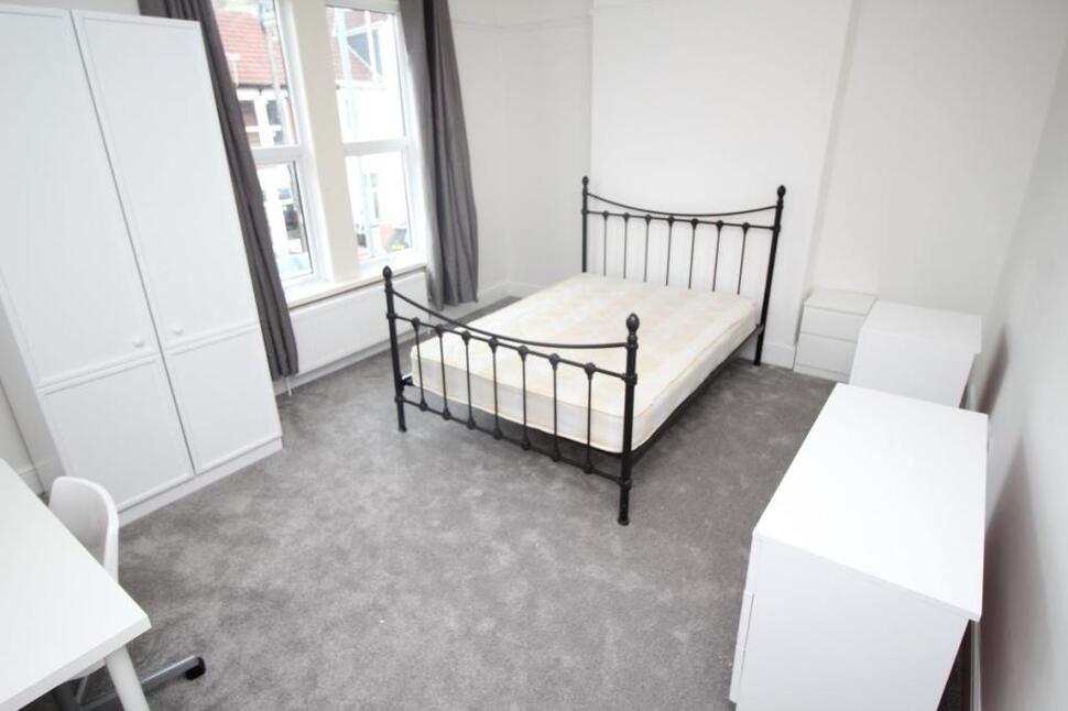 Main image of 1 bedroom Mid Terrace Property to rent, Orchard Road, Southsea, Hampshire, PO4