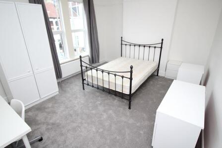 1 bedroom Mid Terrace Property to rent