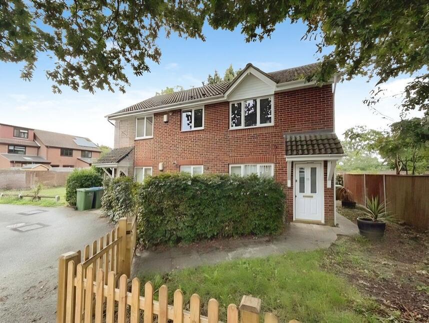 Main image of 2 bedroom Flat to rent, Coracle Close, Warsash, Hampshire, SO31